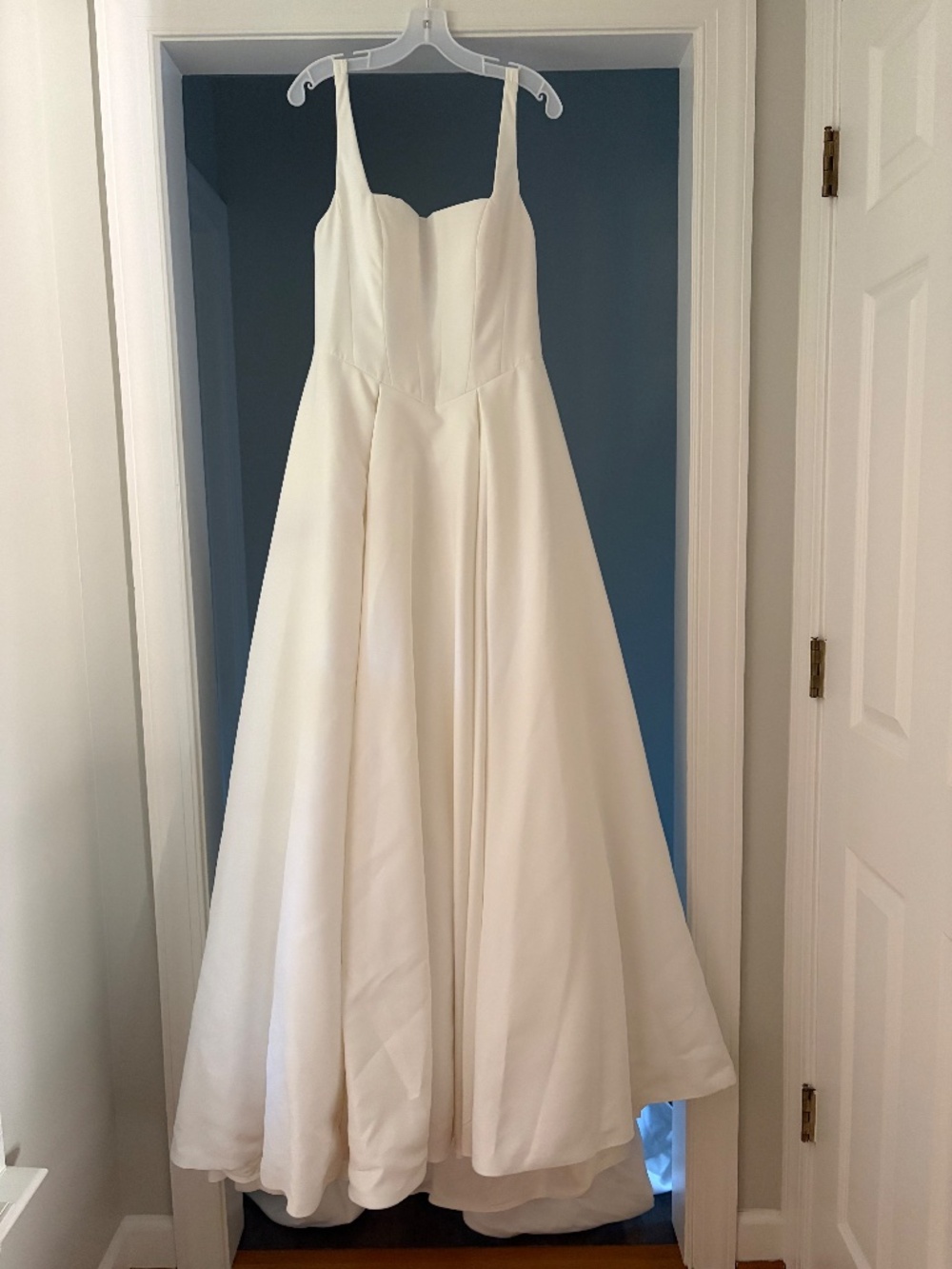 NEW Morilee Flavia Wedding Dress 5975 Ivory Modern Ball Gown Size 12 Pockets